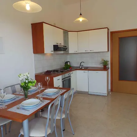 Apartament 1