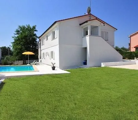 Apartmán 1 *
