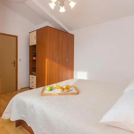 Apartment 1 Liznjan
