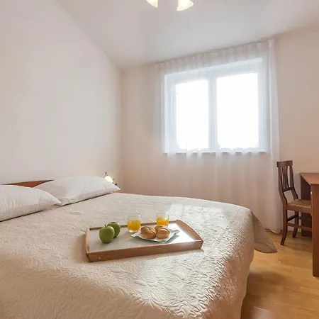1 Apartment Liznjan